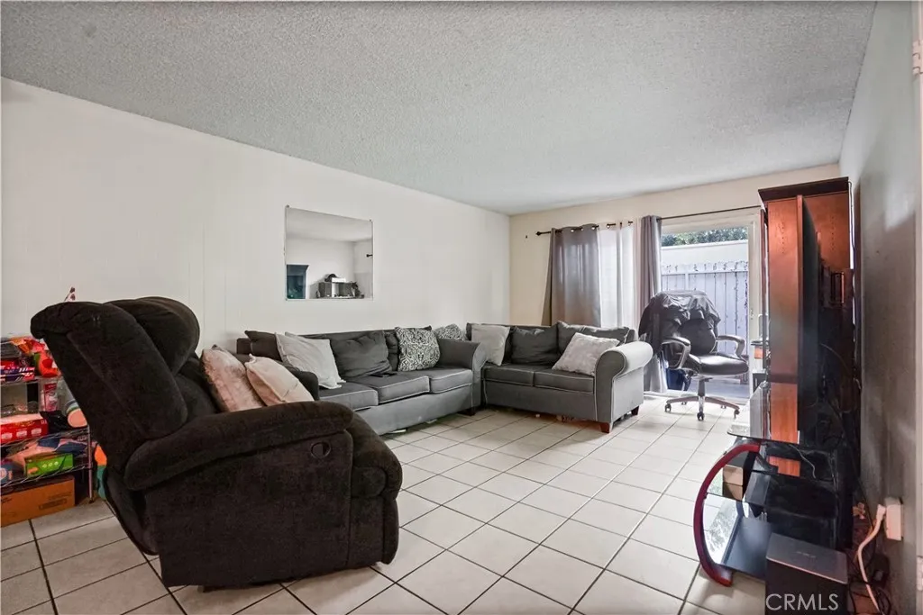 22855 Vanowen, West Hills, California 91307 home-pic-26